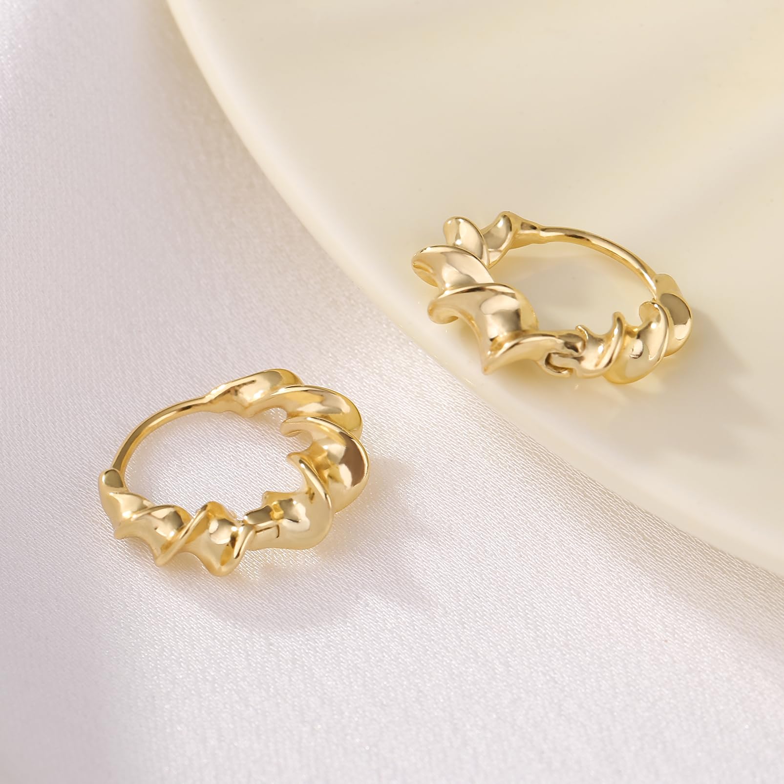 ToHeart 14k Gold Hoop Earrings for Womens Hoop Earrings Gold Plated - Image 4